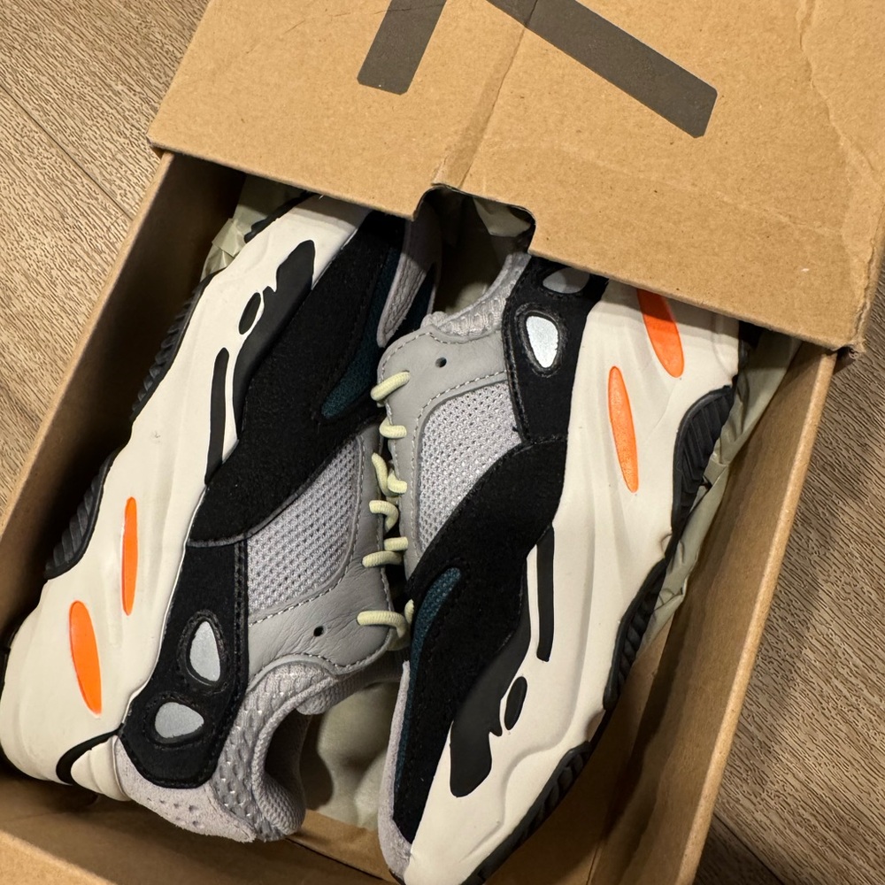 adidas Yeezy boost 700 Kids Gray and Orange Sneakers Worn once